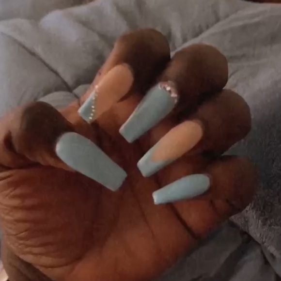 Meet your Posher, Yvonne - Picture 1 of 1